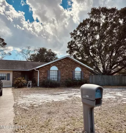 599 Meadow Dr, D'iberville, MS 39540
