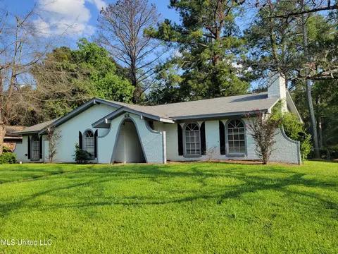 415 Bruin Ave, Pearl, MS 39208