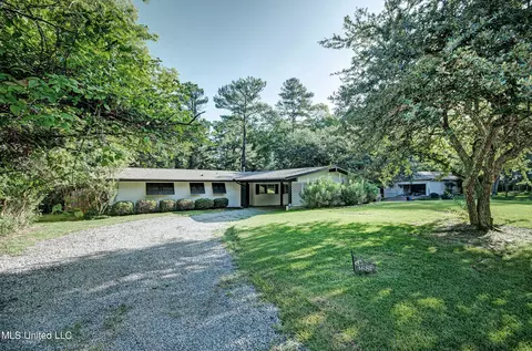 1686 Winchester St, Jackson, MS 39211