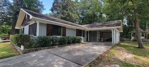 104204 Bayou Dr, Diamondhead, MS 39525