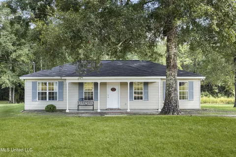 18479 W Early Wynn Dr, Saucier, MS 39574