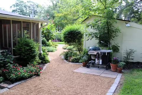 Exterior - 9549 Stuart St, Olive Branch, MS 38654 photo 7 of 12