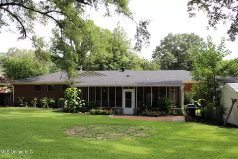 Exterior - 9549 Stuart St, Olive Branch, MS 38654 photo 6 of 12