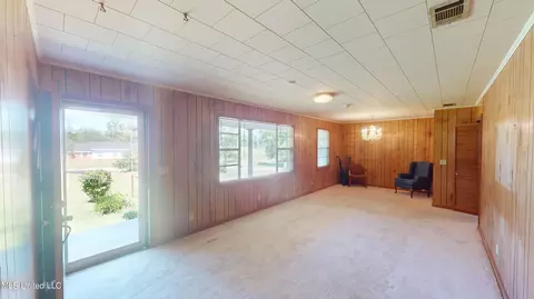 Living - 107 Main St, State Line, MS 39362 photo 2 of 3