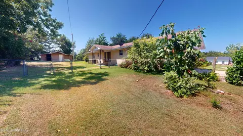 Exterior - 107 Main St, State Line, MS 39362 photo 2 of 2