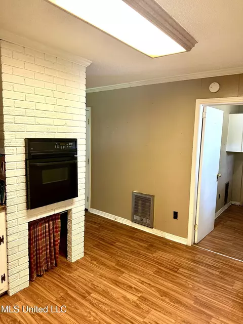 Kitchen - 176 Revell Rd, Grenada, MS 38901 photo 6 of 6