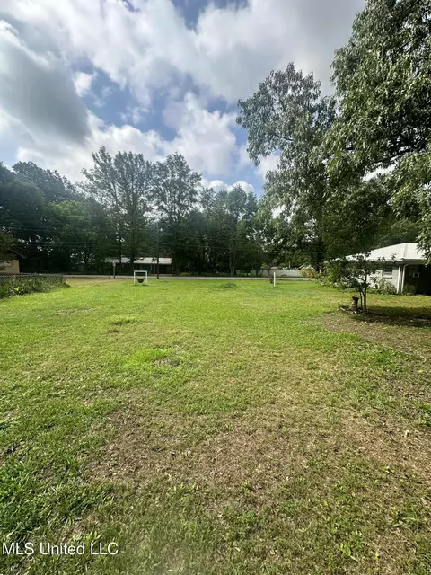 Exterior - 176 Revell Rd, Grenada, MS 38901 photo 3 of 5