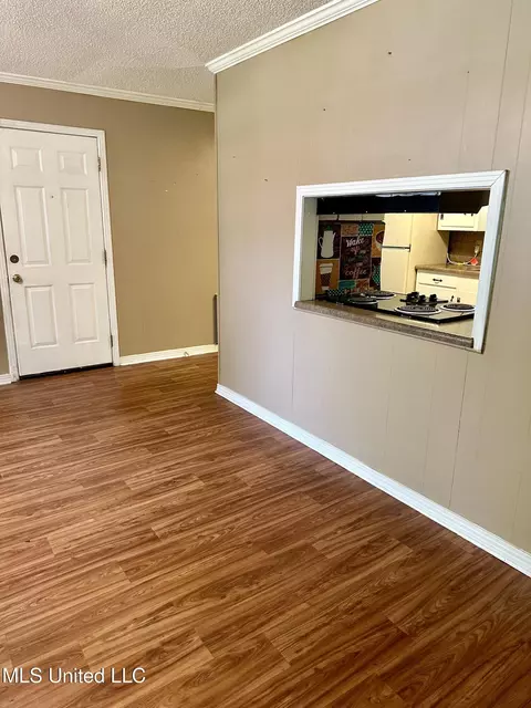 Kitchen - 176 Revell Rd, Grenada, MS 38901 photo 4 of 6