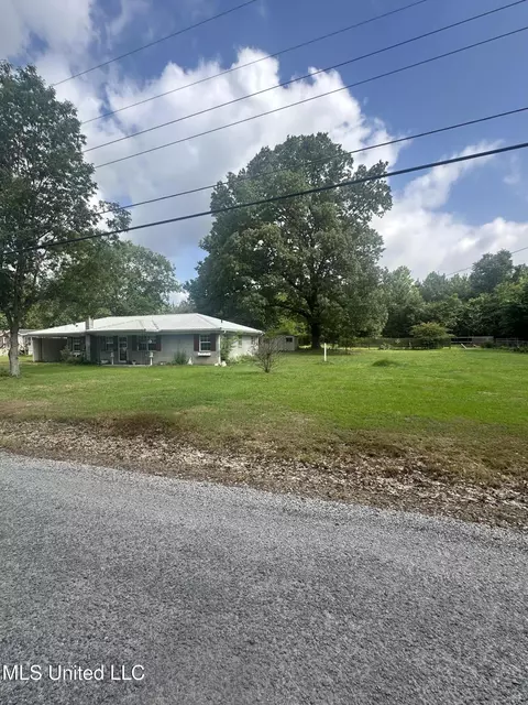 Exterior - 176 Revell Rd, Grenada, MS 38901 photo 5 of 5