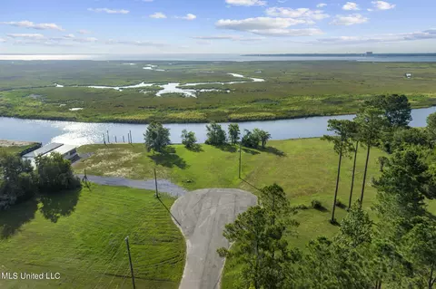 2452 Iki Pl, Diamondhead, MS 39525 photo 2