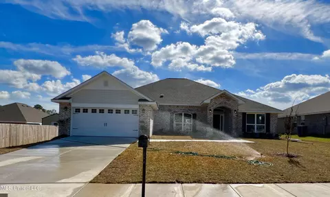 15803 Rachael Dr, Gulfport, MS 39503