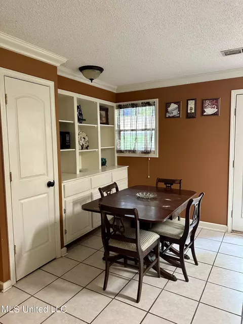 Dining - 10935 Loch Venarcher Cv, Hernando, MS 38632 photo 1 of 1