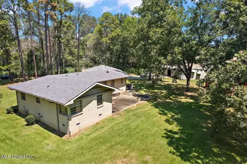 Exterior - 4926 Robinson Rd, Jackson, MS 39204 photo 9 of 11