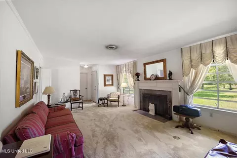 Living - 4926 Robinson Rd, Jackson, MS 39204 photo 1 of 2