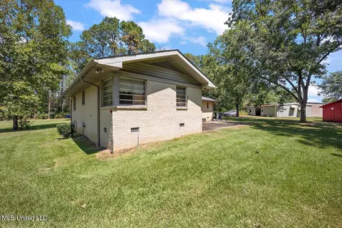 Exterior - 4926 Robinson Rd, Jackson, MS 39204 photo 5 of 11
