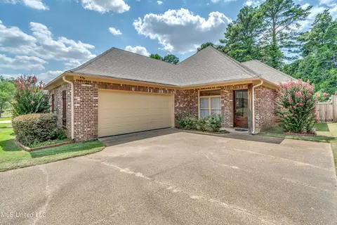 204 Lake Harbour Lndg, Ridgeland, MS 39157