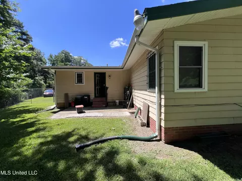 Exterior - 726 Witsell Rd, Jackson, MS 39206 photo 2 of 3