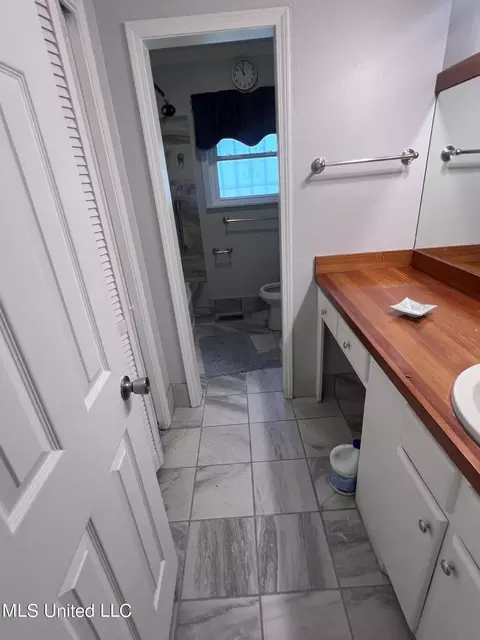 Bath - 726 Witsell Rd, Jackson, MS 39206 photo 3 of 3