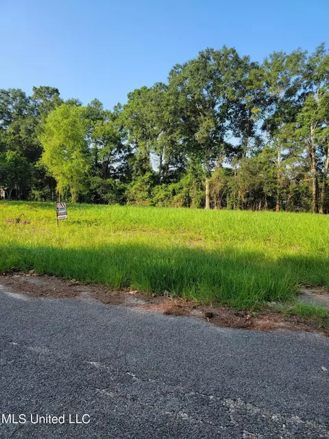 854 Colville St, Wiggins, MS 39577