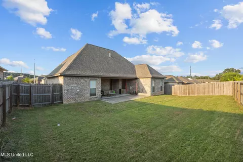 Exterior - 712 Sawgrass Lakes Dr, Brandon, MS 39042 photo 6 of 7