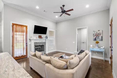 Other - 712 Sawgrass Lakes Dr, Brandon, MS 39042 photo 3 of 7