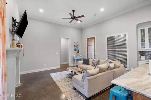 Entry Way - 712 Sawgrass Lakes Dr, Brandon, MS 39042 photo 1 of 3