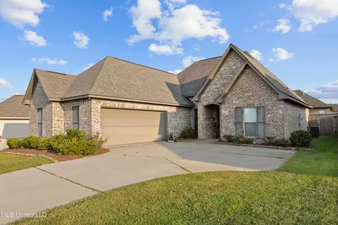 Exterior - 712 Sawgrass Lakes Dr, Brandon, MS 39042 photo 5 of 7