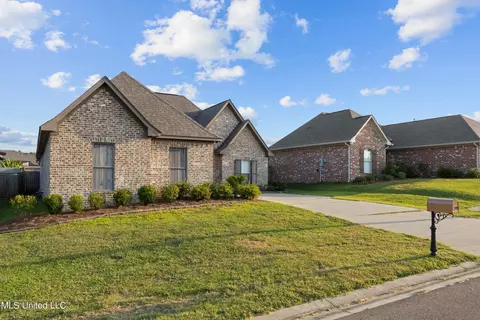 Exterior - 712 Sawgrass Lakes Dr, Brandon, MS 39042 photo 2 of 7