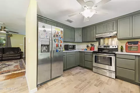 Kitchen - 168 Goff Rd, Lucedale, MS 39452 photo 2 of 2