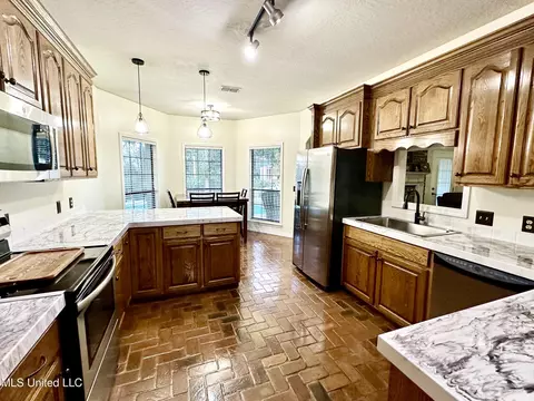 172 Thompson Dr, Lucedale, MS 39452 photo 7