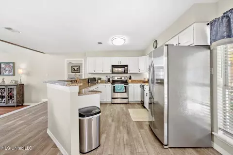 Kitchen - 20120 Park Ct, Saucier, MS 39574 photo 2 of 2