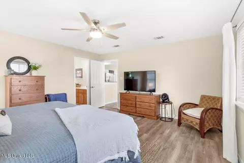 Bedroom - 20120 Park Ct, Saucier, MS 39574 photo 2 of 4