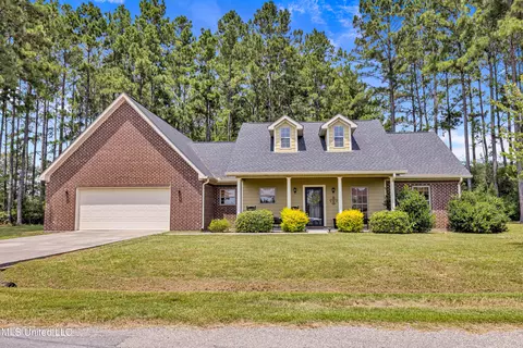 21623 Edgewood Dr, Saucier, MS 39574