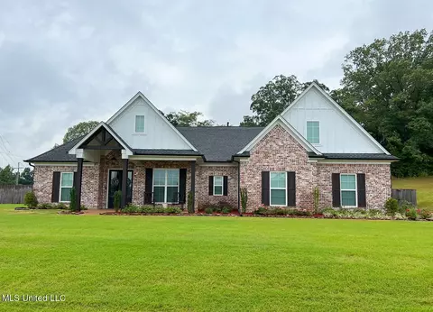 3301 Fossil Hill Dr, Hernando, MS 38632 photo 2