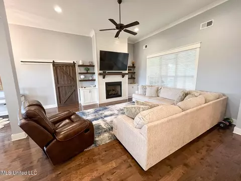 3301 Fossil Hill Dr, Hernando, MS 38632 photo 8
