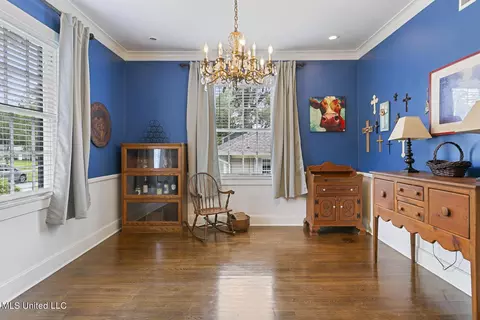 Dining - 4025 Oakridge Dr, Jackson, MS 39216 photo 1 of 3