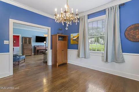 Dining - 4025 Oakridge Dr, Jackson, MS 39216 photo 2 of 3
