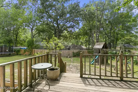 Exterior - 4025 Oakridge Dr, Jackson, MS 39216 photo 7 of 8