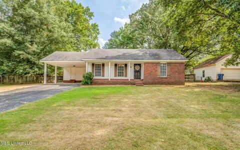 4587 S Big Horn Dr, Nesbit, MS 38651