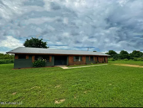 727 Old Benton Rd, Yazoo City, MS 39194