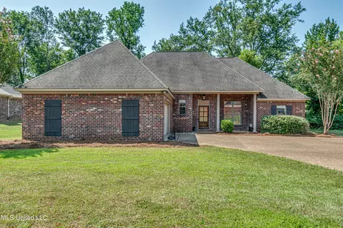 130 Marion Dr, Clinton, MS 39056