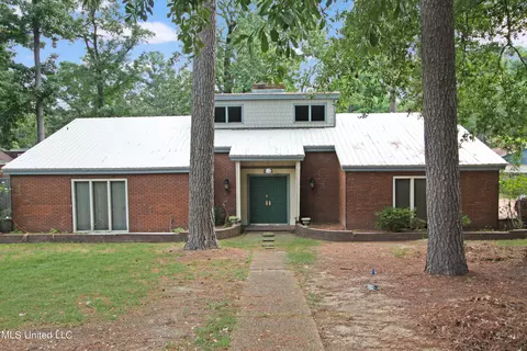 204 Glen Cove Rd, Brandon, MS 39047