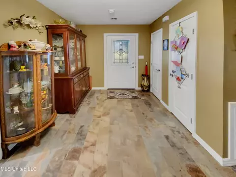 Entry Way - 112 Gordy Cir, Forest, MS 39074 photo 1 of 4