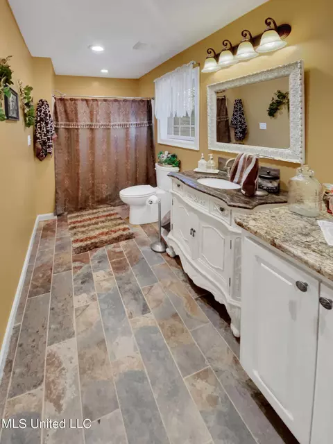 Bath - 112 Gordy Cir, Forest, MS 39074 photo 1 of 3