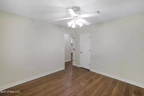 Bedroom - 528 Lake Pointe Ln, Madison, MS 39110 photo 3 of 7