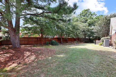 Exterior - 528 Lake Pointe Ln, Madison, MS 39110 photo 11 of 20