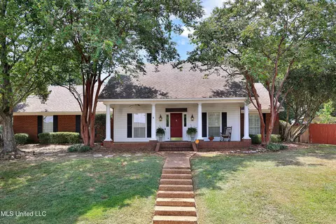528 Lake Pointe Ln, Madison, MS 39110