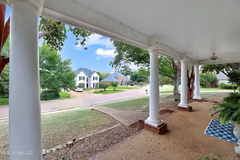 Exterior - 528 Lake Pointe Ln, Madison, MS 39110 photo 3 of 20