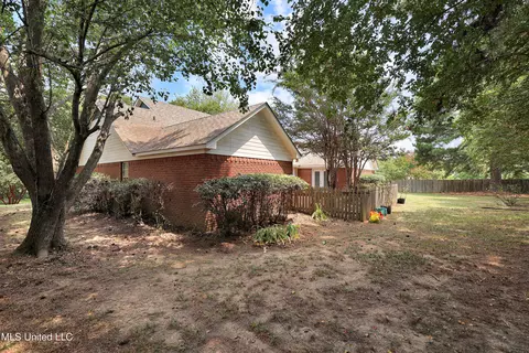 Exterior - 528 Lake Pointe Ln, Madison, MS 39110 photo 10 of 20