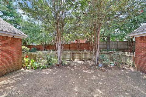 Exterior - 528 Lake Pointe Ln, Madison, MS 39110 photo 8 of 20